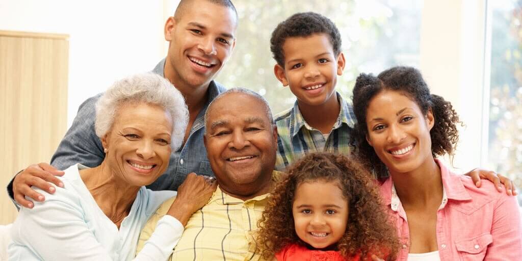 Are-there-different-types-of-glaucoma-1024x512 A multigenerational family is smiling for the camera.